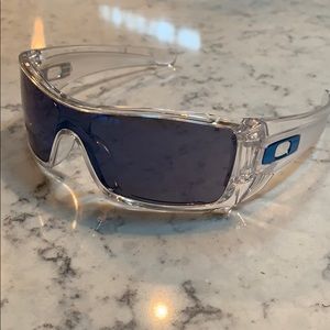Like new Oakley’s Batwolf sunglasses